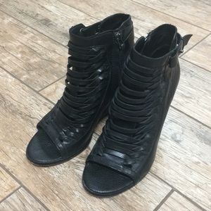 •Dolce Vita Black Wedges 8.5•